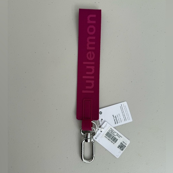 Lululemon Never Lost Keychain Wildberry Sonic PinkWLDB/SNCP